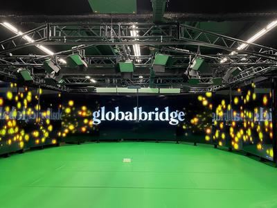Global Alumni inaugura en Boston la sala de telepresencia inmersiva más grande del mundo