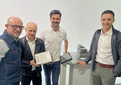 Guillaume y Beniot Barras de BBM a la izquierda, Asier Saenz y Jon Duroudier de NX a la derecha.