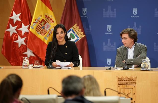 Almeida y Villacís en la última rueda de prensa anual después de la Junta de Gobierno. Imagen del Ayuntamiento de Madrid.