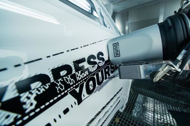 EcoNextJet aplica diseños personalizados en carrocerías