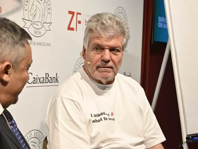 Villalonga (ex presidente Telefónica) señala la brecha energética entre China y Europa como un riesgo para el desarrollo de la inteligencia artificial