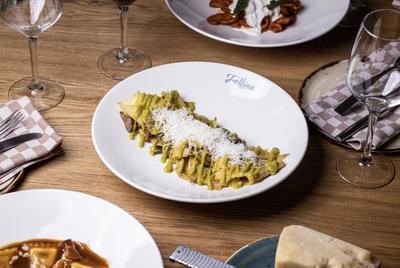 DECORACIÓN CON ENCANTO, PASTA CASERA Y TARDES AL SOL: EL PLAN PERFECTO EN LA TERRAZA DE FELLINA ARTURO SORIA