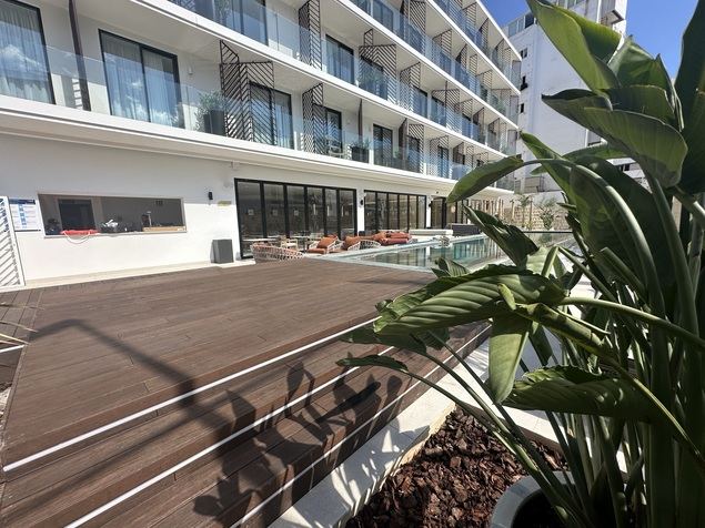 Llega a Ibiza la apertura de 2025: nace ‘Vibra Yamm’ en el corazón de Sunset Strip