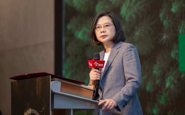 La presidenta Tsai Ing-wen en un evento en el que se debatió cómo impulsar el desarrollo sostenible de Taiwan a través de medidas ambientales, sociales y de gobernanza. (Foto cortesía de la Oficina Presidencial)