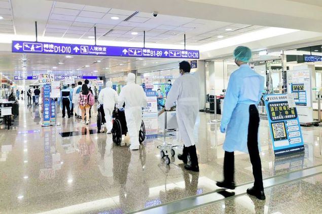 El CECC dio a conocer la más reciente flexibilización de los controles fronterizos, que incluye la exención de la prueba de PCR previa al arribo para ciertos grupos de personas. (Foto de CNA)