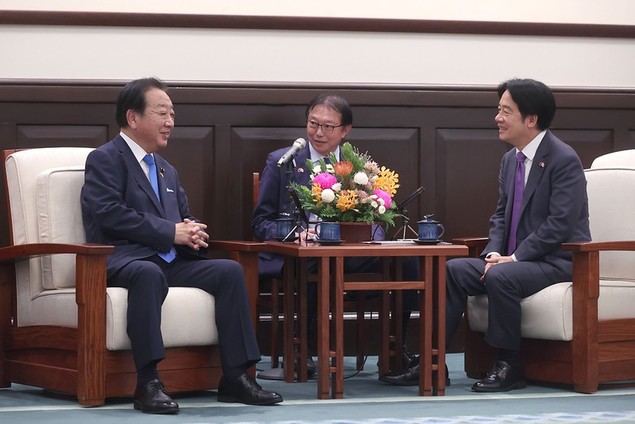 El presidente Lai Ching-te (derecha) recibió a una delegación japonesa encabezada por el ex primer ministro y miembro de la Cámara de Representantes de Japón, Yoshihiko Noda, el 21 de agosto en la Oficina Presidencial en la ciudad de Taipéi. (Foto cortesía de la Oficina Presidencial)