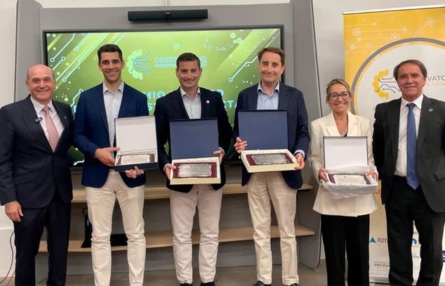 Luis Casado, de Moeve Chemicals, y Diego Borro, de CEIT, ganadores del X premioiImpulso de la industria conectada