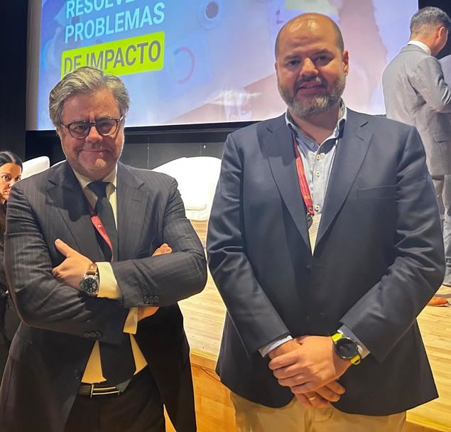 iZDA. Antonio Navarro y Javier Robles