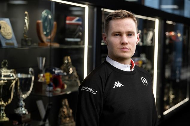 Joshua Duerksen, piloto paraguayo