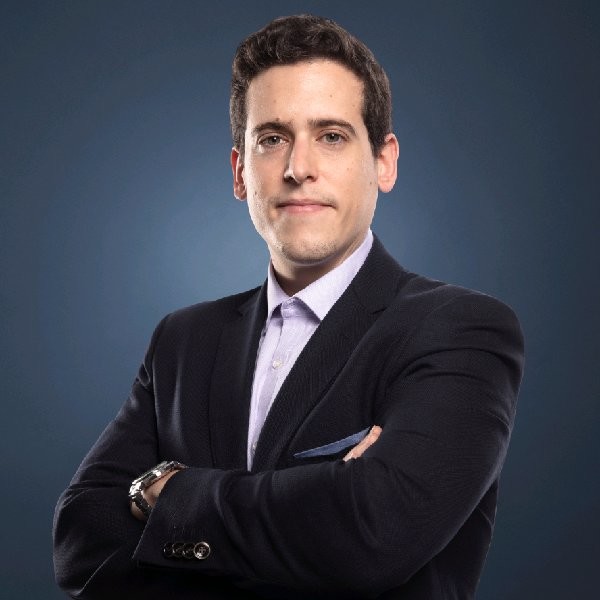 Cómo aprovechar oportunidades de la presentación de resultados del rey de los chips con Opciones