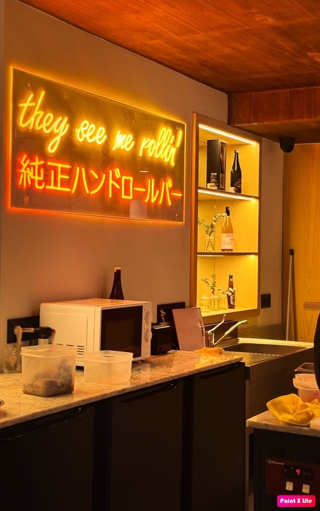 Kaito Hand Roll Bar, un espectáculo de sushi que conquista Madrid desde su barra