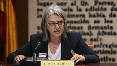 Paqui Muñoz, esposa de Santos Cerdán, en el Senado.