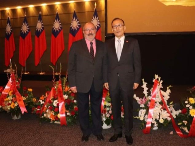 El Embajador de Taiwán en España, Exmo. Sr. D. José María Liu, junto al Director de ElMundoFinanciero.com, José Luis Barceló.