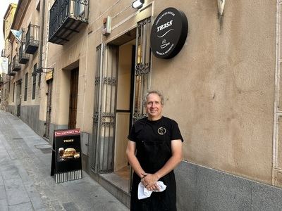 En la imagen, Pedro Trueba, uno de los promotores del restaurante Tr3ss.