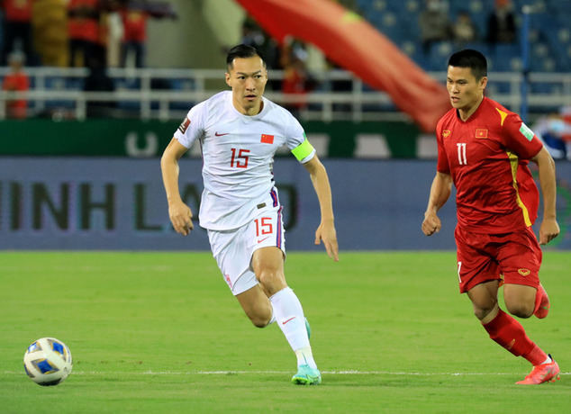 Feature: British PE teacher's love for China's Village Super League