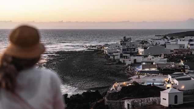 Una perspectiva del turismo sostenible como motor de crecimiento económico: un análisis según Marcos Cohen Simancas, Enrique Valero y Natalia Bayona