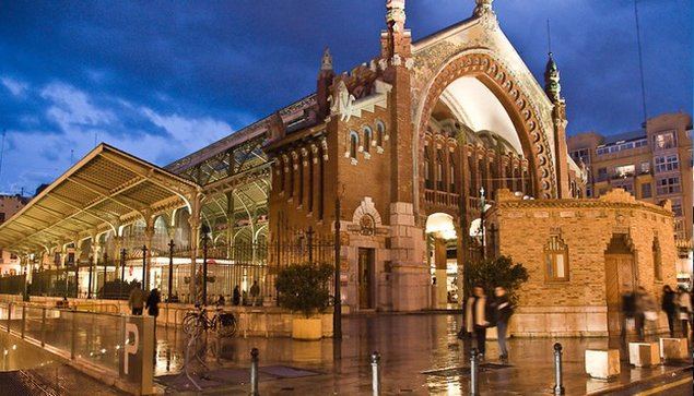 Catas, maridajes, cursos o degustaciones en el famoso Mercado de Colón de Valencia
