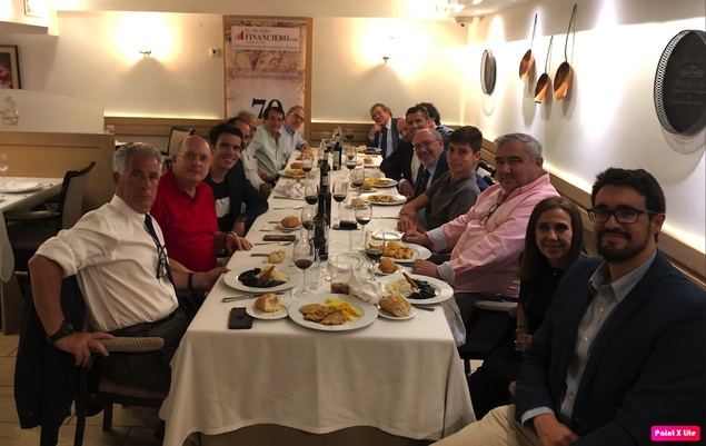El equipo de 'El Mundo Financiero' durante la reunión de trabajo.