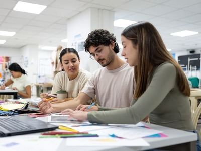 ¿Por qué molesta tanto al gobierno una universidad privada y menos un centro adscrito?