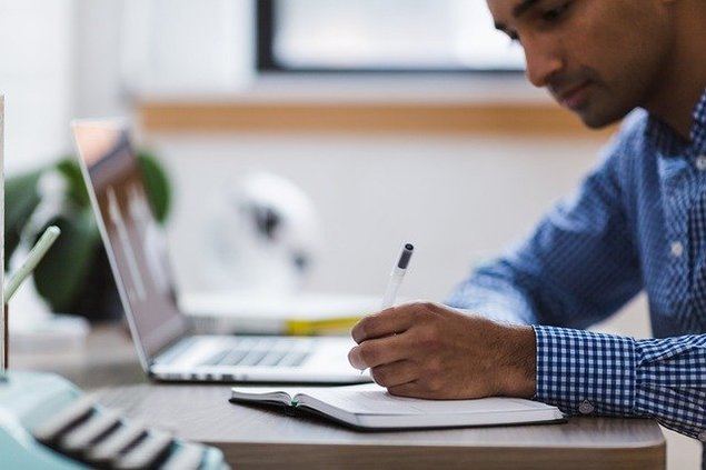Los traductores profesionales reclaman más visibilidad en el Día del Libro