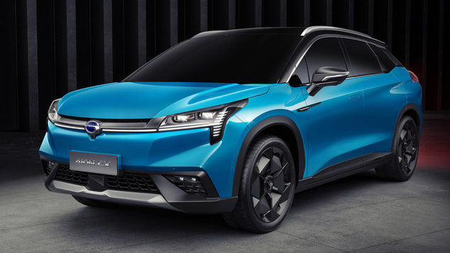 El GAC Aion LX 60 chino, que cuesta sólo unos 32.000 €, una potencia de 135 kW y una autonomía de unos 500 km.