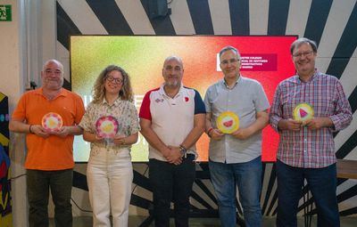 (Foto, de izquierda a derecha: Carlos Capa – Cinco Días, - Beatriz García – Libertad Digital – Fernando Santiago – presidente ICOGAM -, Carlos Berbell – Confilegal -, Javier de Antonio – La Razón -)