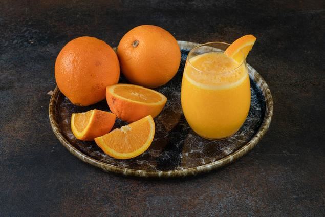 Zumo de naranja natural: energía y salud en cada vaso