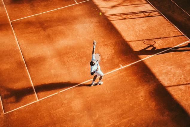5 beneficios de ver partidos de tenis con los amigos