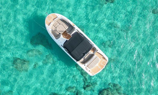 Nuevo pack todo incluido de Charter For You Ibiza: barco, patrón, bebidas, paddle y snorkel