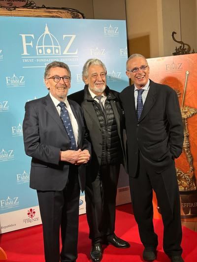 El Premio Zeffirelli reconoce al tenor Plácido Domingo tras su reciente gira de febrero