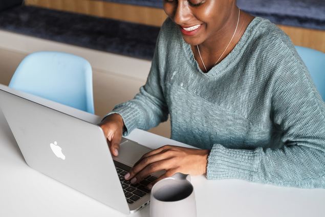 La importancia de contratar un corrector profesional para la escritura empresarial y literaria