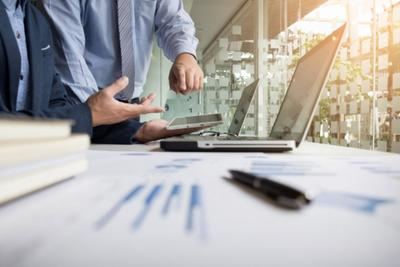 Radiografía MBA en España: entre el prestigio de IESE y los títulos de bajo coste