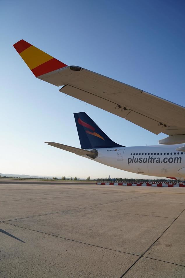 Plus Ultra Líneas Aéreas fortalece su presencia en Fitur 2025