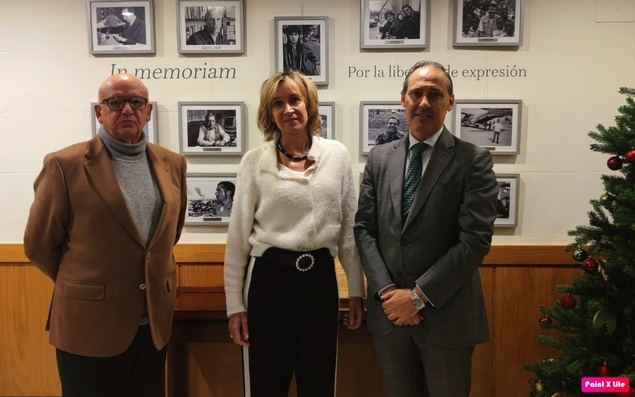 Ribón reafirma su compromiso con la transparencia y la defensa de la libertad de prensa, en una reunión con Juan Caño, presidente de la APM