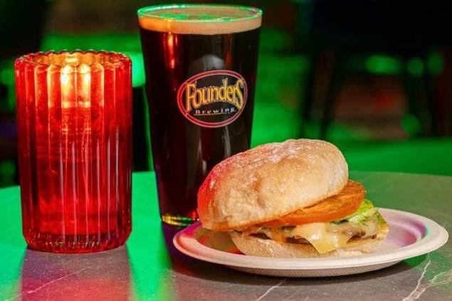 San Burgertin: celebra el mes del amor con la hamburguesa de San Valentin