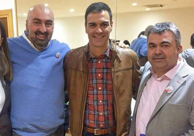 Una imagen ya icónica de la 'era' de Pedro Sánchez, aquí junto a Koldo García y el secretario de Organización del PSOE, Santos Cerdán.