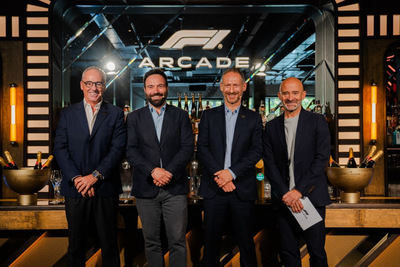 Pablo Juantegui, Presidente de Top Entretainment Iberia, Ángel Niño, Concejal de Innovación y Emprendimiento, Jonathan Peters, CEO de F1 ARCADE y Antonio Lobato.