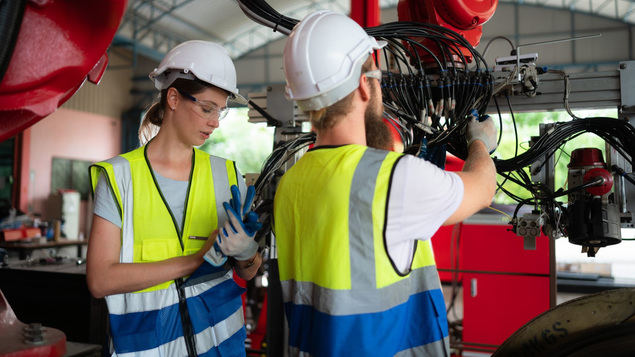 No es solo un mundo de hombres: el cambio en el sector de maquinaria