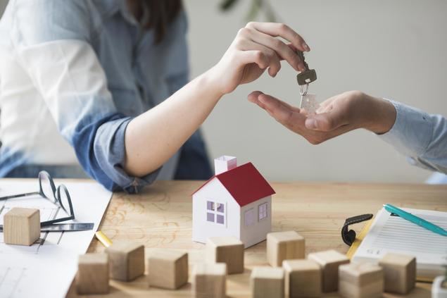 ¿Es posible vender una vivienda hipotecada?