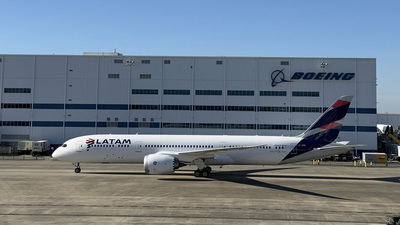 LATAM Airlines recibió su primer Boeing 787-9 con motores GEnx y acelera la renovación de su flota de largo alcance