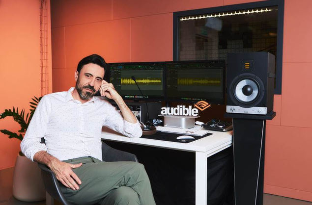 Israel Elejalde: “El trabajo del narrador es conseguir que cuando estás escuchando dejes de oir y empieces a ver'