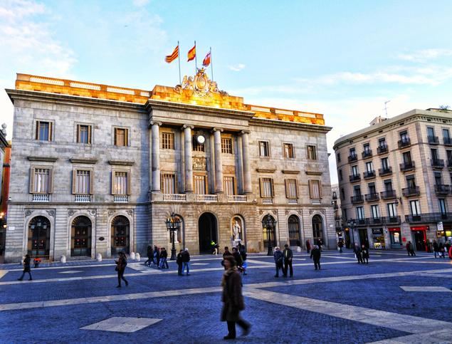 Los API piden al nuevo gobierno municipal “más seguridad y estabilidad jurídica” para recuperar la ‘marca Barcelona’