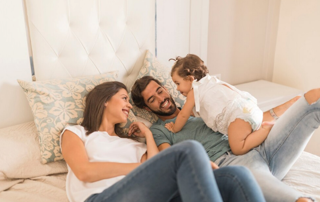 Compraventas e hipotecas recuperan dinamismo en un mercado inmobiliario de oferta bajo mínimos y precios disparados