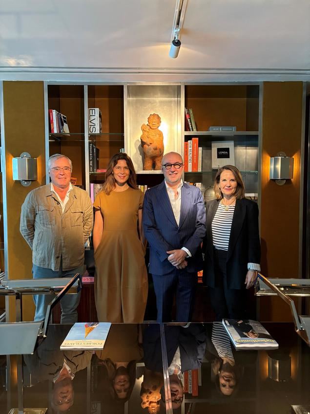 Javier Martín Cavanna y Elena Herrero-Beaumont, codirectores del Observatorio de Medios e Información Responsable, y Andrés Rodríguez y Yolanda Ausín, presidente y directora general de ARI.