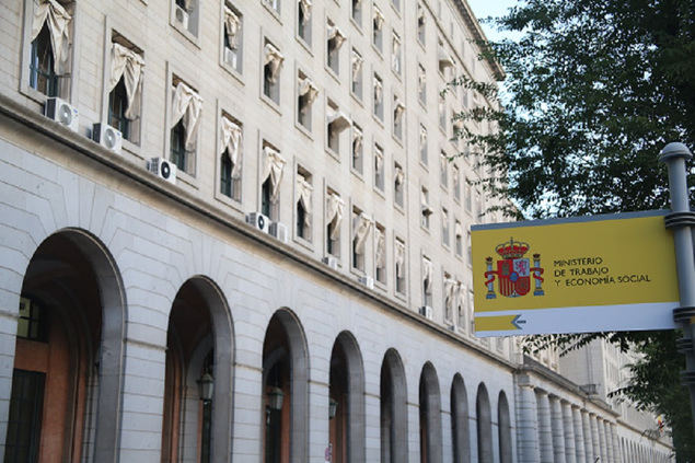 Más allá del control de horario, los cinco frentes de la nueva agenda laboral del ministerio: más control horario, mayor presión regulatoria sobre empresas y autónomos