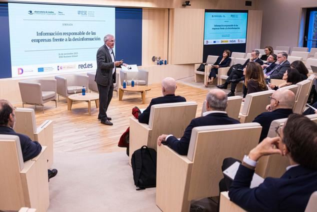 Javier Martín Cavanna, director de Fundación Haz y codirector del Observatorio de Medios e Información Responsable, durante la presentación del informe de transparencia.