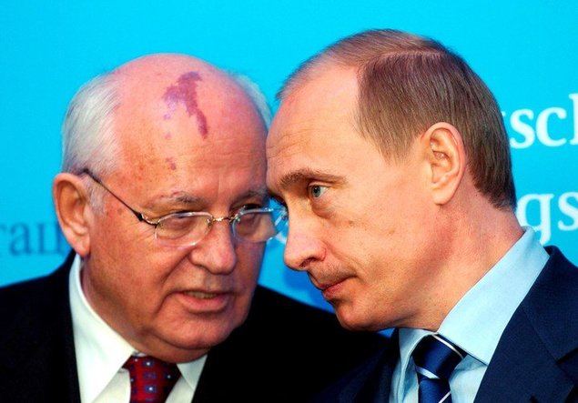 Gorbachov y Putin en una foto de archivo.