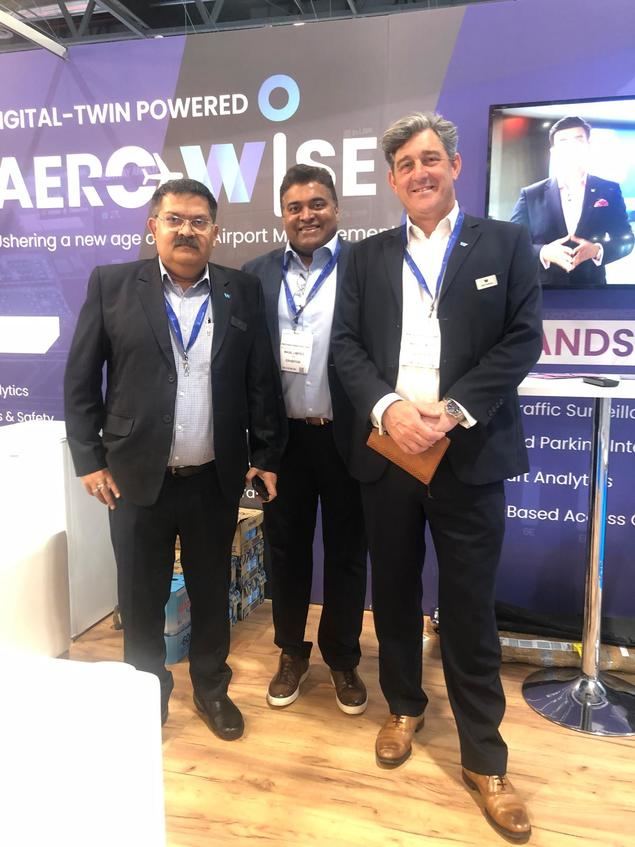 El equipo de WAISL en el stand de la Feria 'Passenger Terminal Expo 2025' celebrada en los recintos feriales de IFEMA, en Madrid.