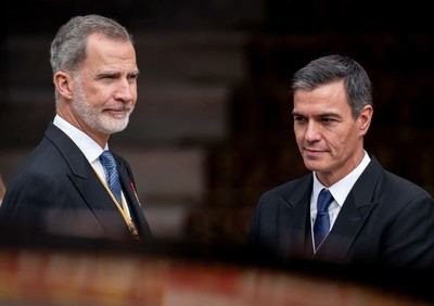 Despedida del Papa, espantada de Sánchez y órdago nuclear de Feijoo