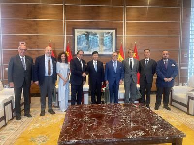 Cumbre de multinacionales españolas con el Gobernador de la Provincia de Hainan